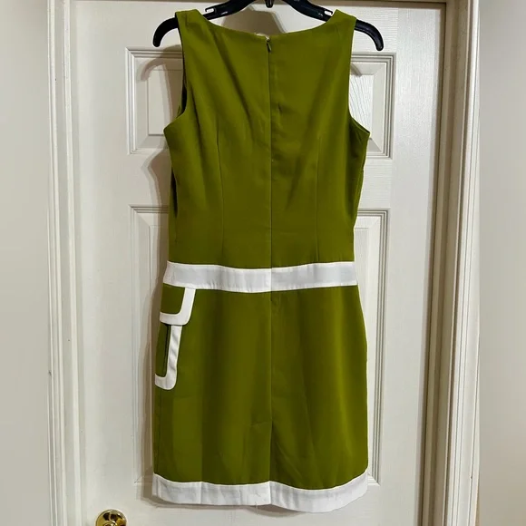 Metrostyle Olive Green and White Retro Sleeveless Dress - Picture 2 of 4